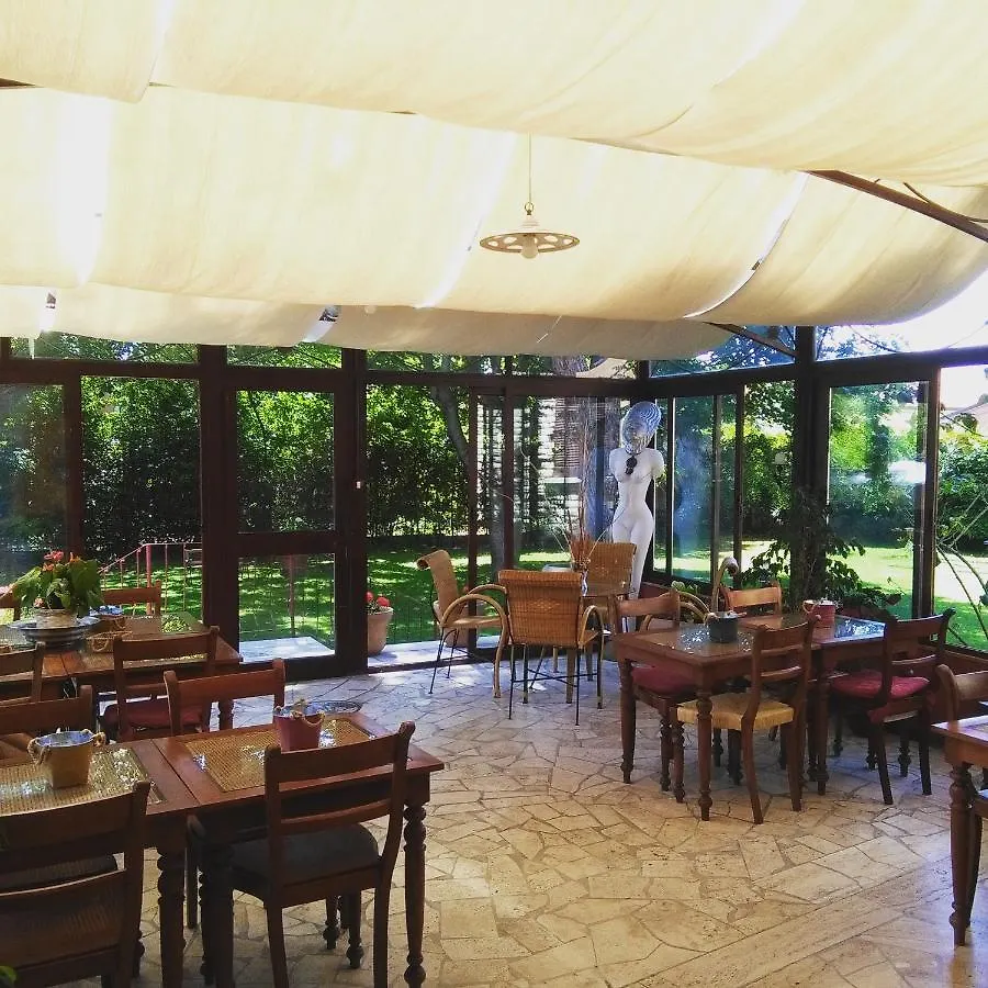 מרינה די קררה B&B Villa Acero 0*, מרינה די קררה